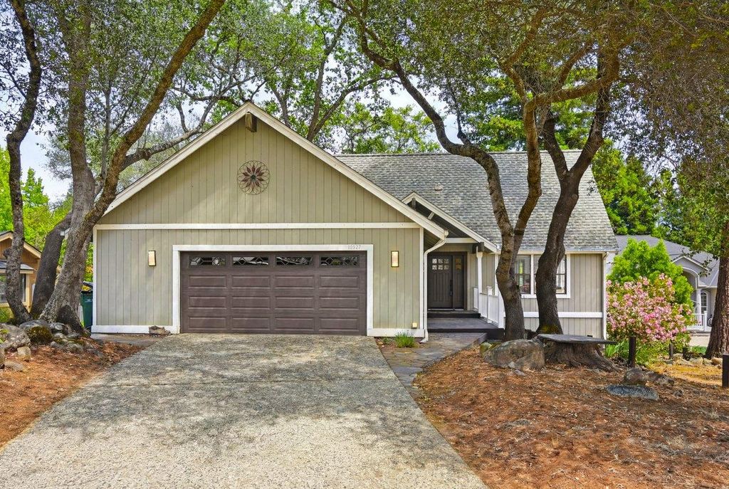 14051 Strawberry Cir, Penn Valley, CA 95946