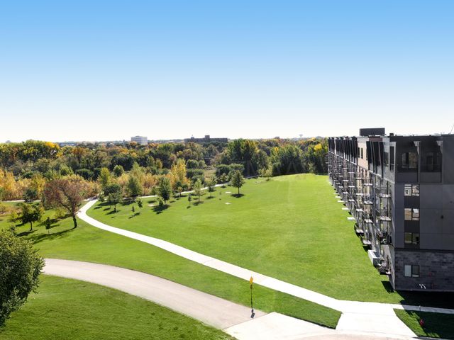 505 OAK Street N 504, Fargo, ND 58102