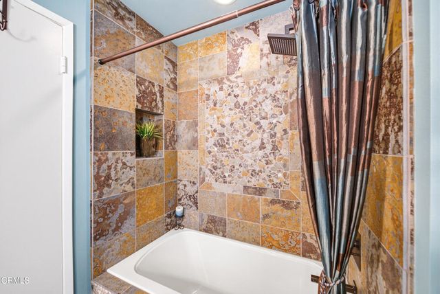 271 Calle Higuera, Camarillo, CA 93010