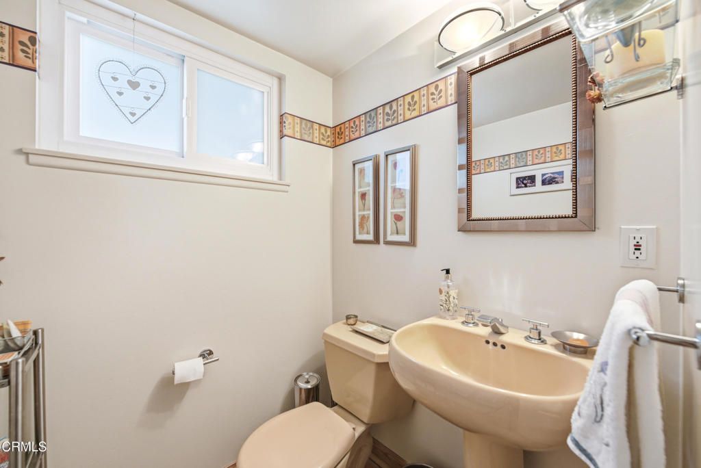 Image 11 of property listing at 271 Calle Higuera, Camarillo, CA 93010