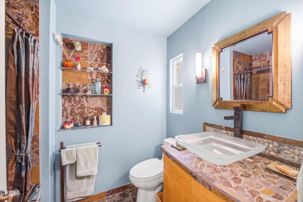 Image 18 of property listing at 271 Calle Higuera, Camarillo, CA 93010