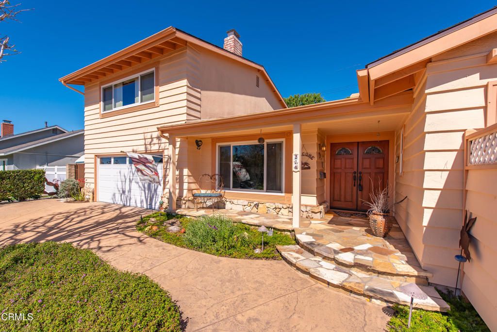 Image 2 of property listing at 271 Calle Higuera, Camarillo, CA 93010