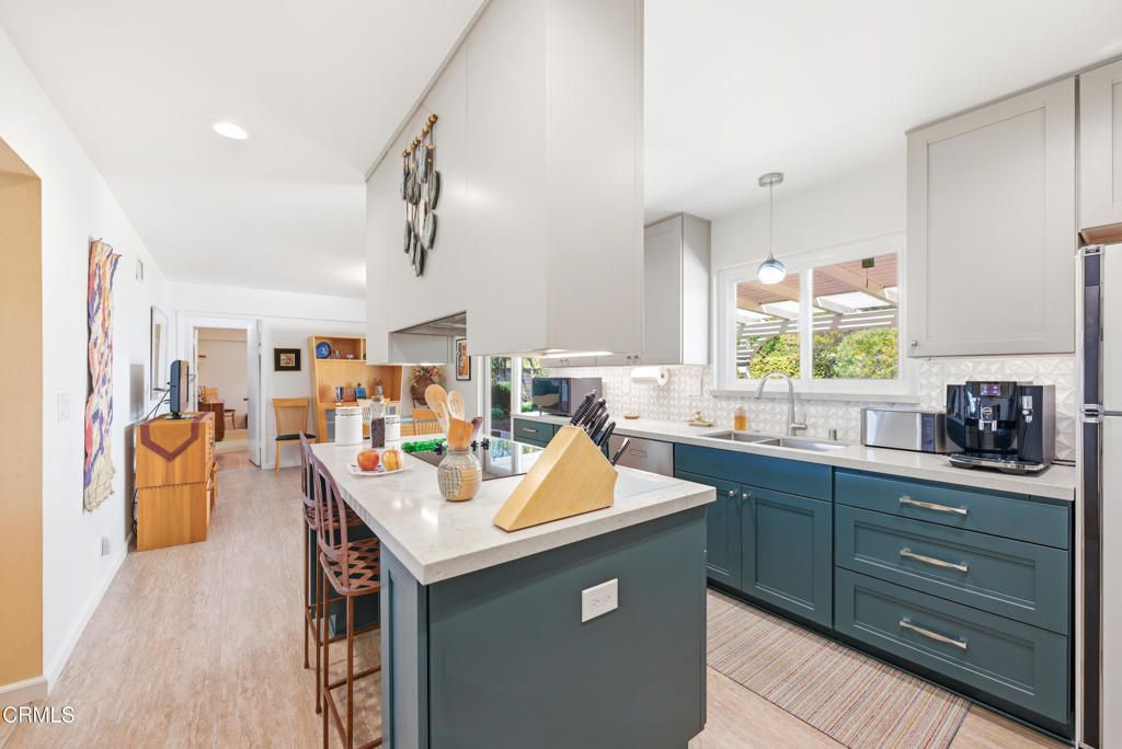 Image 7 of property listing at 271 Calle Higuera, Camarillo, CA 93010