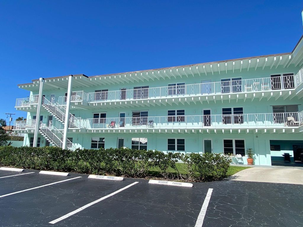 219 Lakeview 102 Avenue 102, Lantana, FL 33462