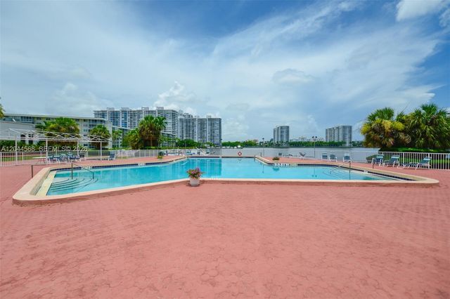 2851 Leonard Dr J505, Aventura, FL 33160
