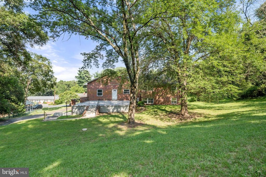 7410 HAWKINS DR, Hanover, MD 21076