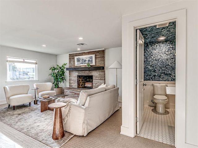 6204 N Ross Avenue, Oklahoma City, OK 73112