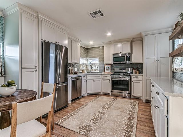 6204 N Ross Avenue, Oklahoma City, OK 73112