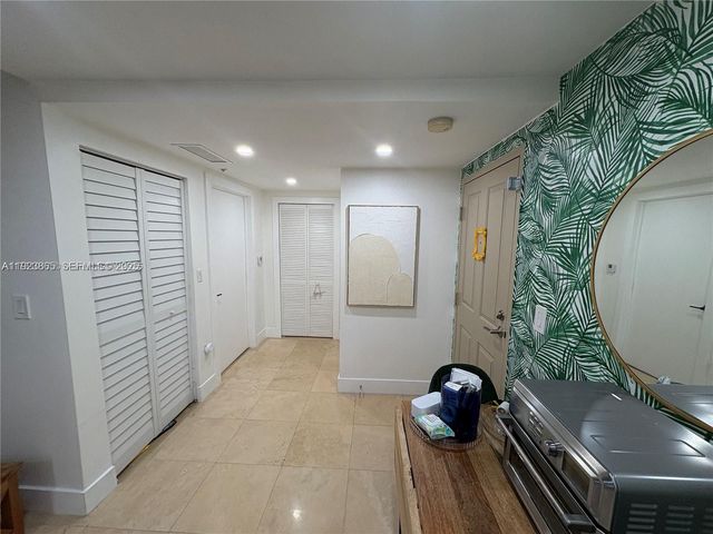 2650 SW 37th Ave 807, Miami, FL 33133