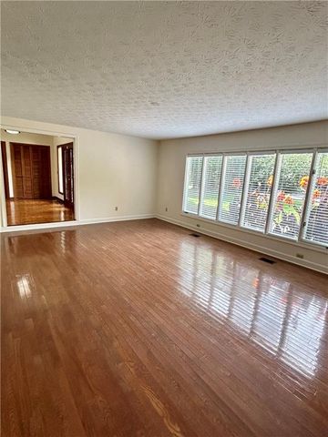 115 Nesbit Ferry Place, Atlanta, GA 30350