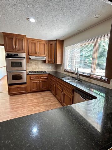 115 Nesbit Ferry Place, Atlanta, GA 30350