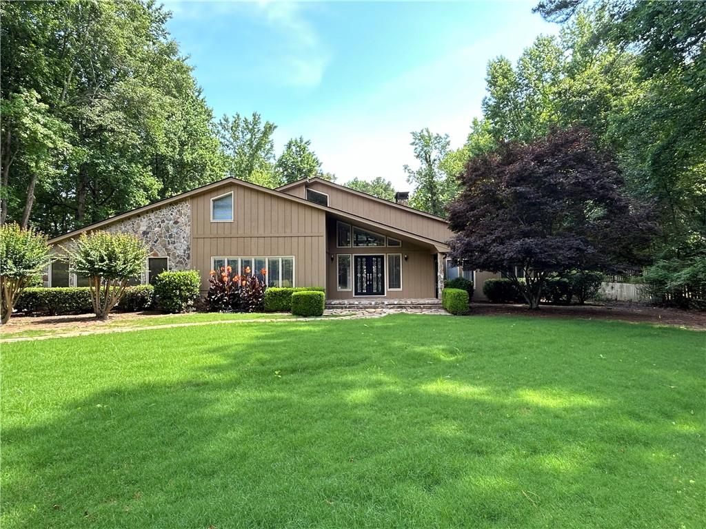 115 Nesbit Ferry Place, Atlanta, GA 30350