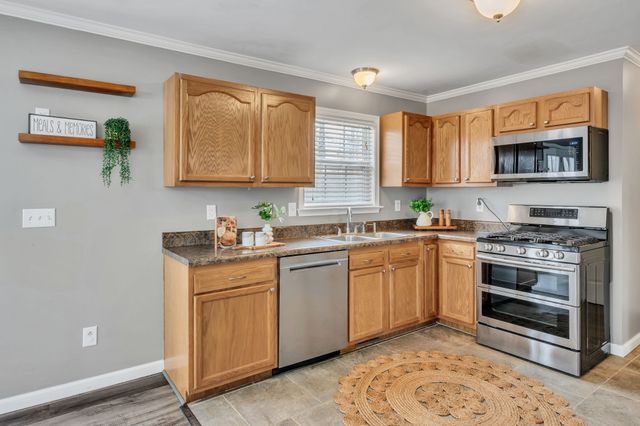 110 Marty Ln, White Bluff, TN 37187