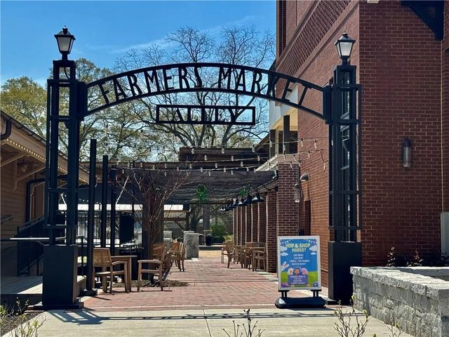 5465 Hargrove Way, Flowery Branch, GA 30542