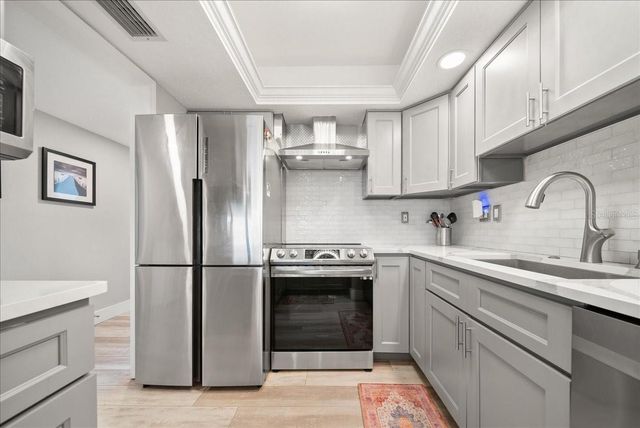 8750 MIDNIGHT PASS ROAD 501, Sarasota, FL 34242