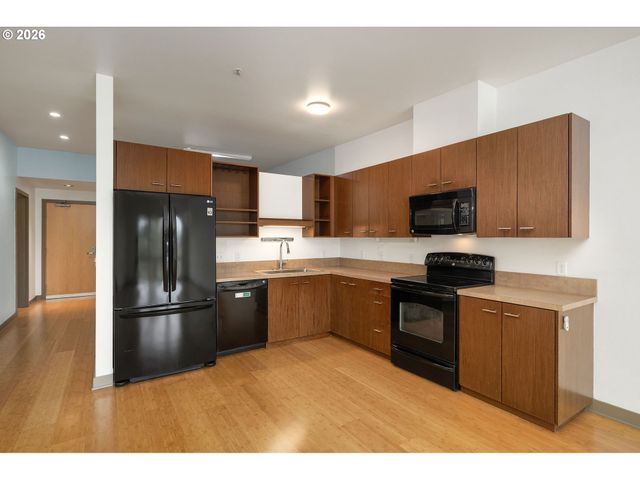 3970 N INTERSTATE Ave 403, Portland, OR 97227