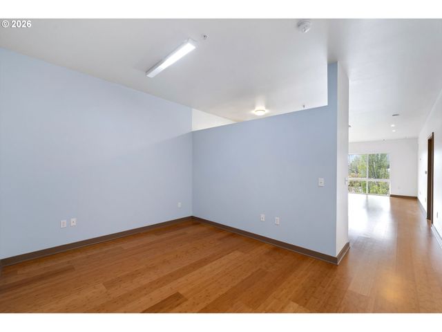 3970 N INTERSTATE Ave 403, Portland, OR 97227