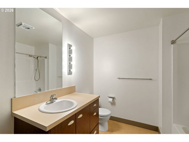 3970 N INTERSTATE Ave 403, Portland, OR 97227