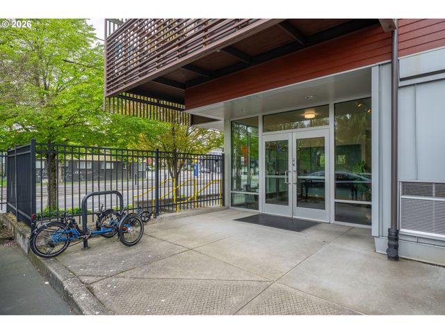 3970 N INTERSTATE Ave 403, Portland, OR 97227