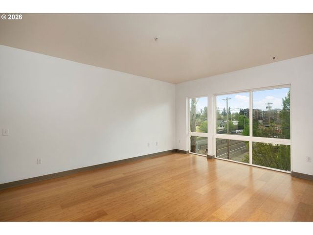 3970 N INTERSTATE Ave 403, Portland, OR 97227