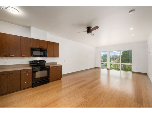 3970 N INTERSTATE Ave 403, Portland, OR 97227