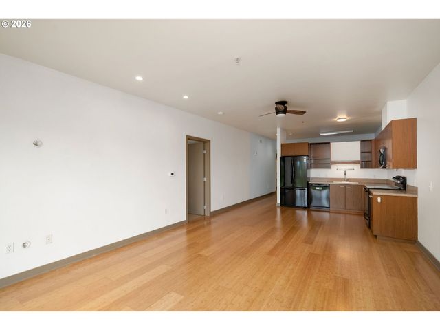 3970 N INTERSTATE Ave 403, Portland, OR 97227