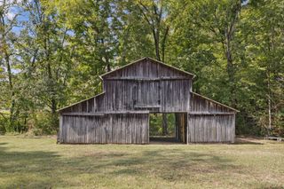 199 Honeysuckle Ln, Ashland City, TN 37015