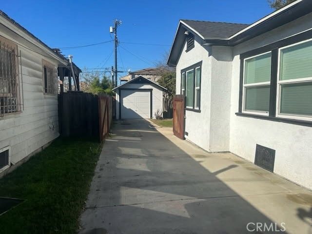 4041 Denker, Los Angeles, CA 90062