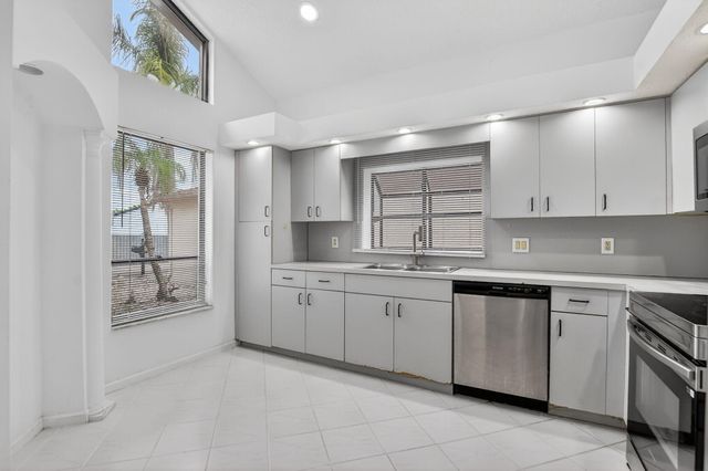 8706 Kimble Way, Boca Raton, FL 33433