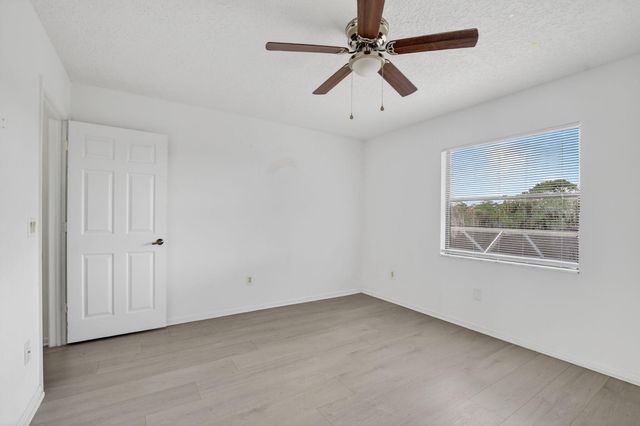 8706 Kimble Way, Boca Raton, FL 33433