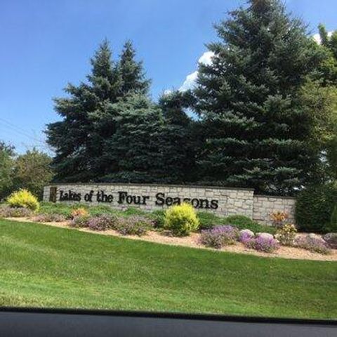 2309 Four Seasons Pkwy, Crown Point, IN 46307