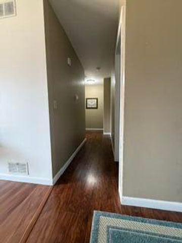 2309 Four Seasons Pkwy, Crown Point, IN 46307