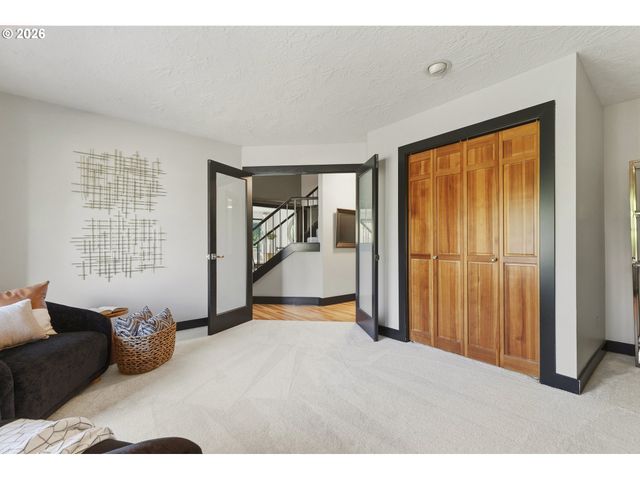 6320 Sw MERLIN Ct, Portland, OR 97219