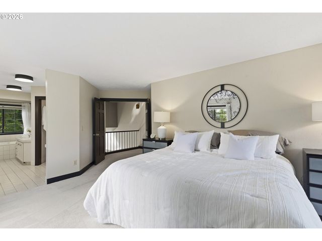 6320 Sw MERLIN Ct, Portland, OR 97219