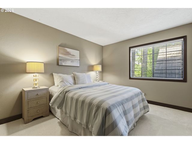 6320 Sw MERLIN Ct, Portland, OR 97219