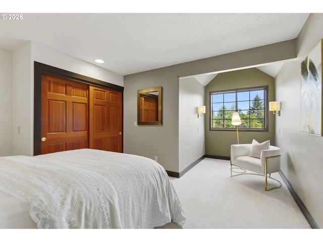 6320 Sw MERLIN Ct, Portland, OR 97219