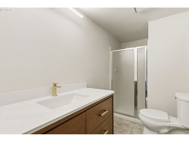 6320 Sw MERLIN Ct, Portland, OR 97219
