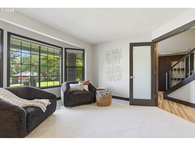 6320 Sw MERLIN Ct, Portland, OR 97219