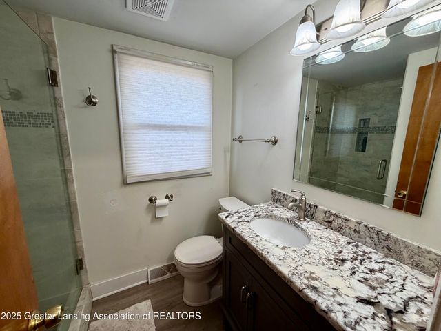 1222 Ravenswood Drive, Lansing, MI 48917