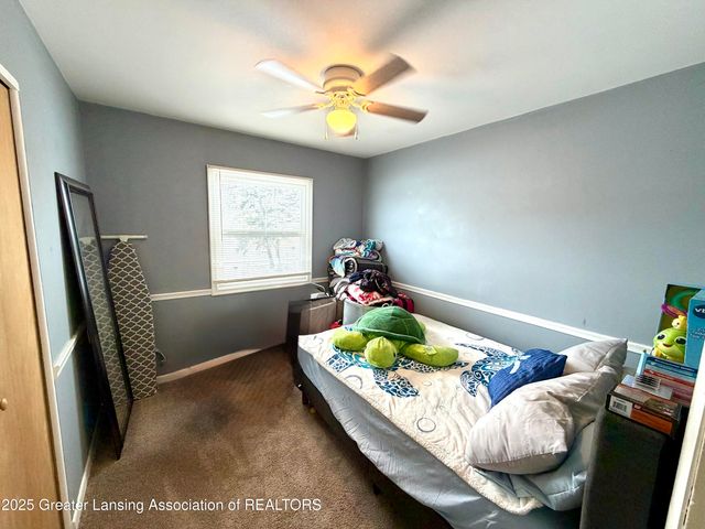 1222 Ravenswood Drive, Lansing, MI 48917