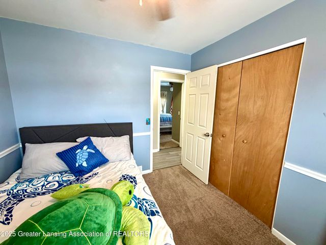 1222 Ravenswood Drive, Lansing, MI 48917