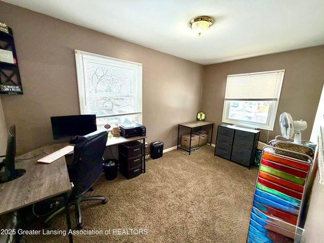 1222 Ravenswood Drive, Lansing, MI 48917