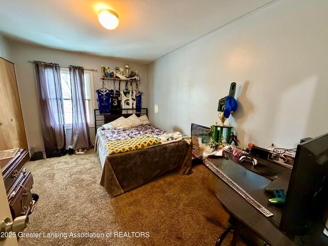 1222 Ravenswood Drive, Lansing, MI 48917