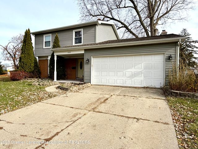 1222 Ravenswood Drive, Lansing, MI 48917