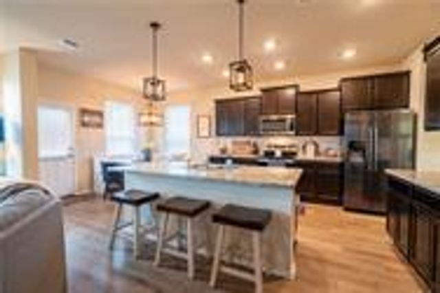 211 Reagor DR, Taylor, TX 76574