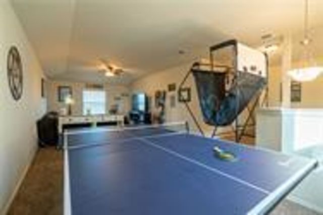 211 Reagor DR, Taylor, TX 76574