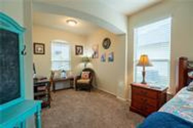 211 Reagor DR, Taylor, TX 76574