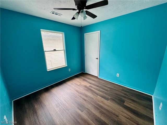 359 W Chalmers Avenue, Youngstown, OH 44511