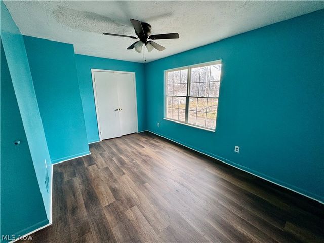 359 W Chalmers Avenue, Youngstown, OH 44511