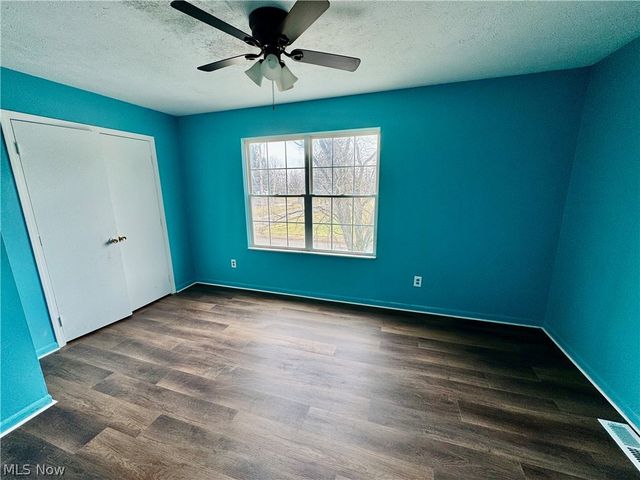 359 W Chalmers Avenue, Youngstown, OH 44511